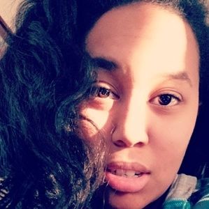 Meet your Posher, Mialani